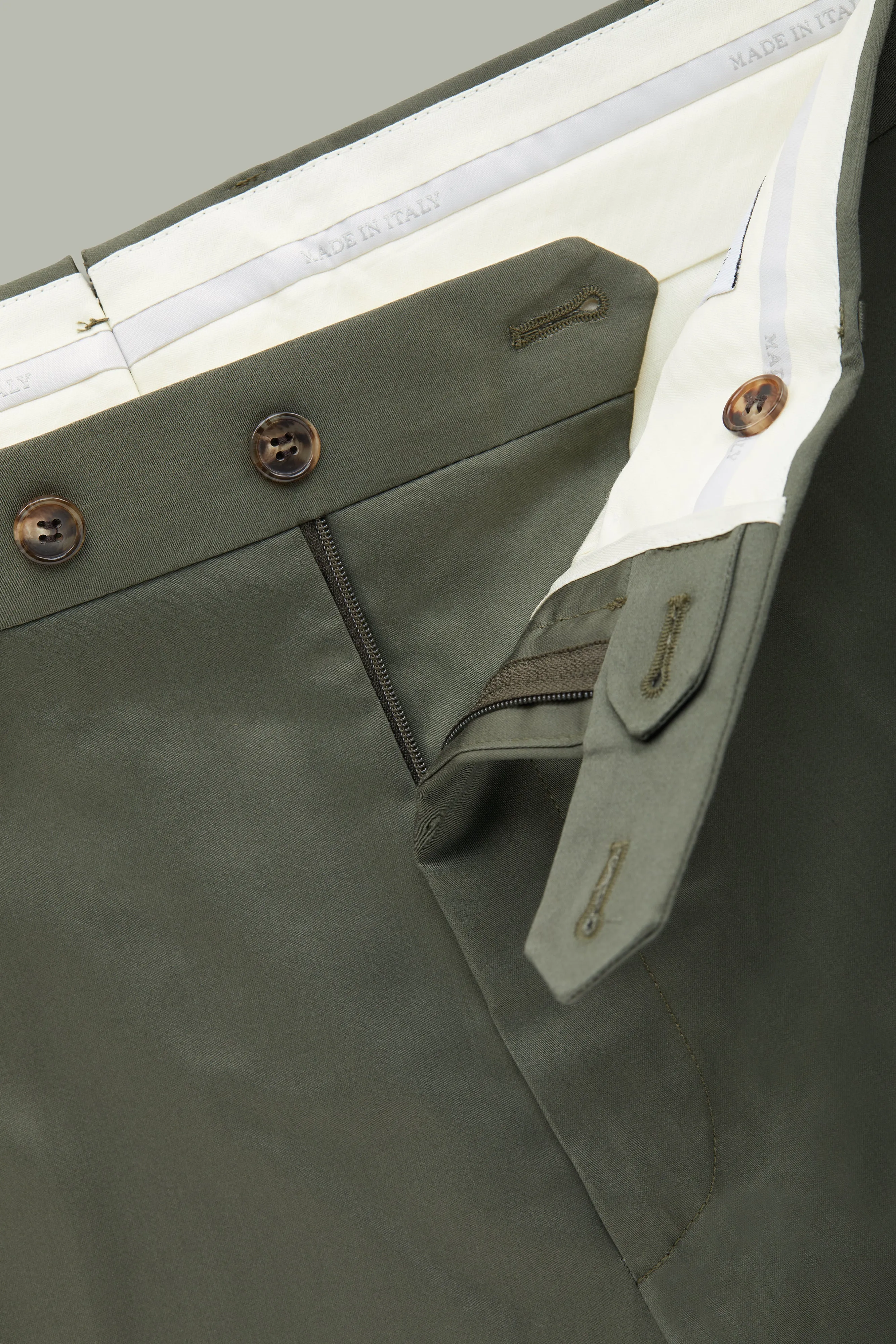 Carlo Short Olive Green