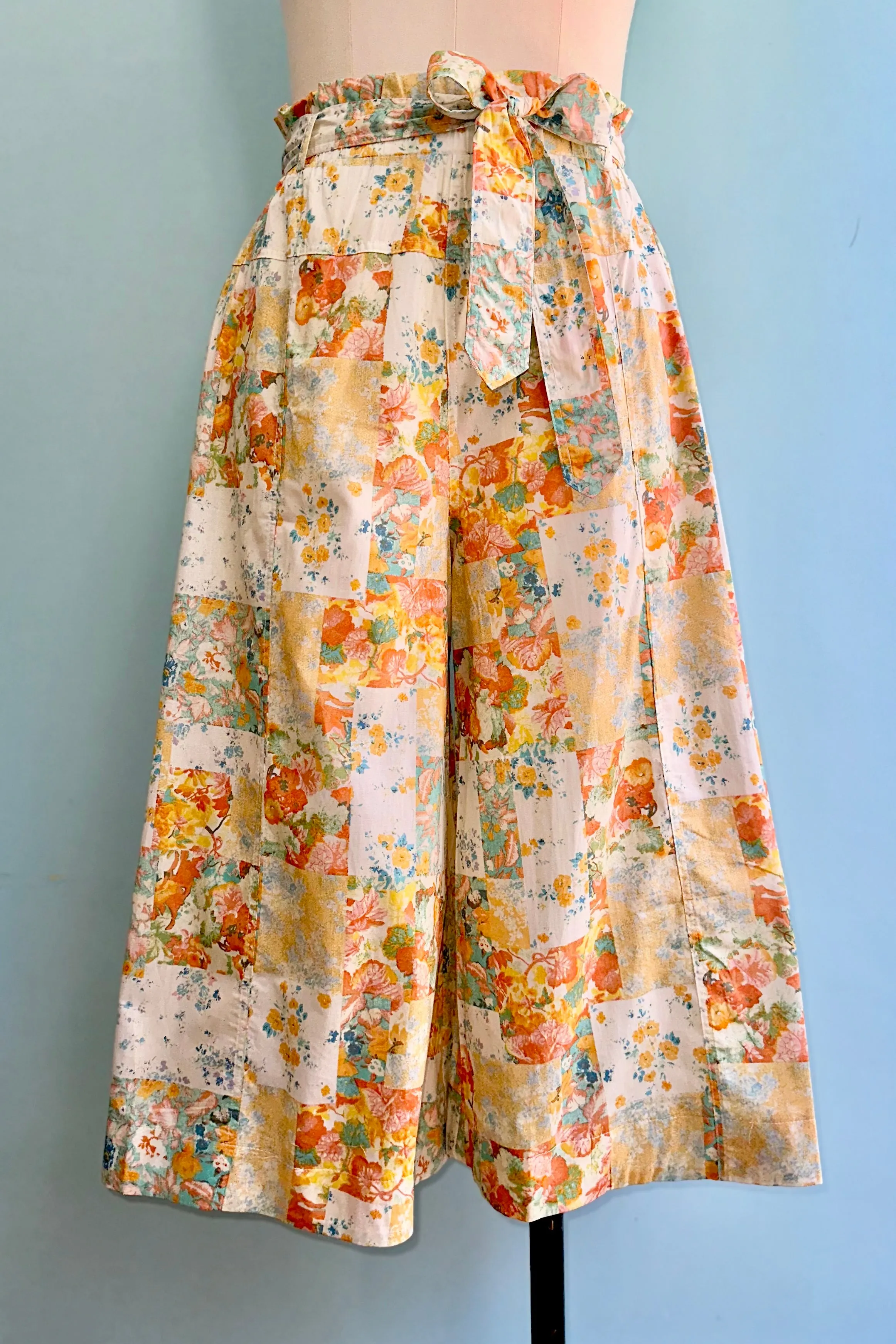 Coral Floral Wide Leg Cropped Pants