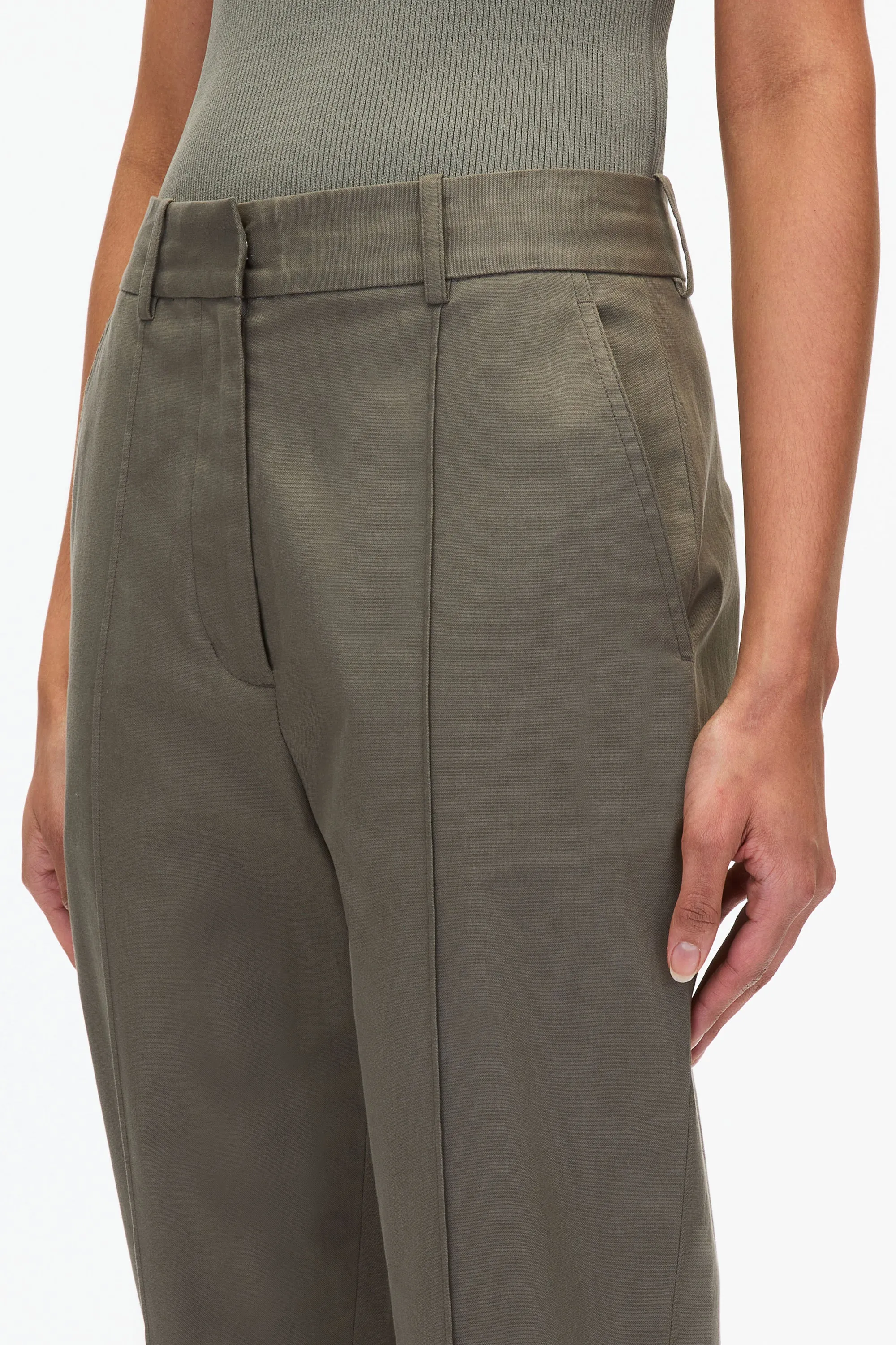 Cropped Carrot Trousers