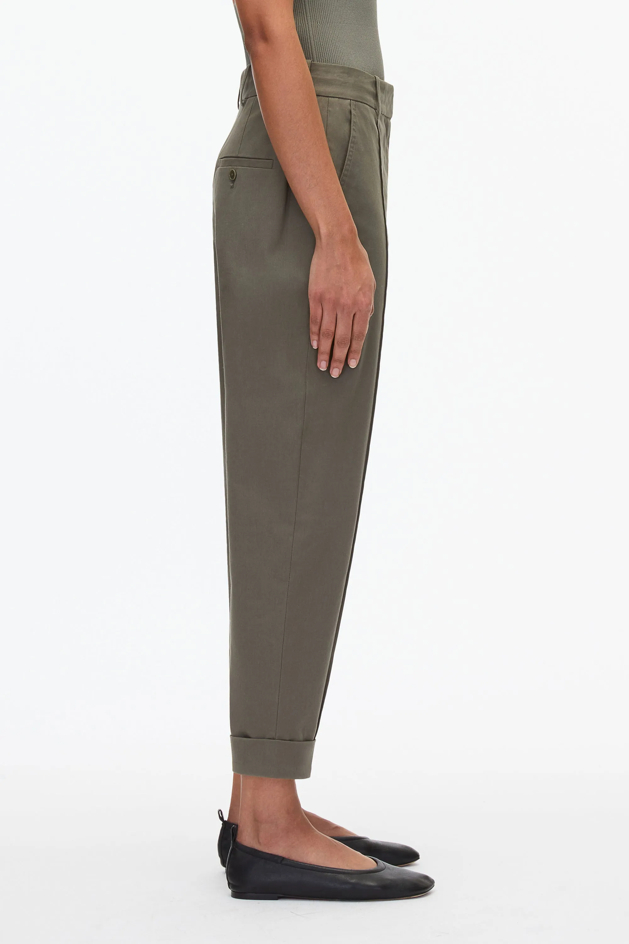 Cropped Carrot Trousers