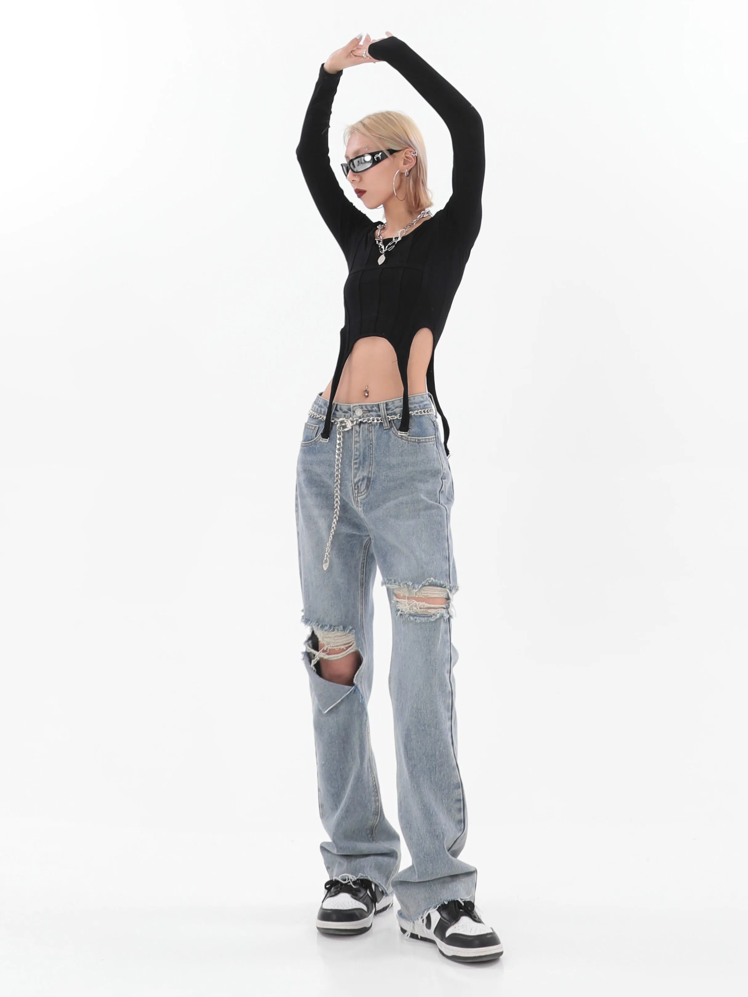 Distressed Straight Fit Jeans with Chain Belt