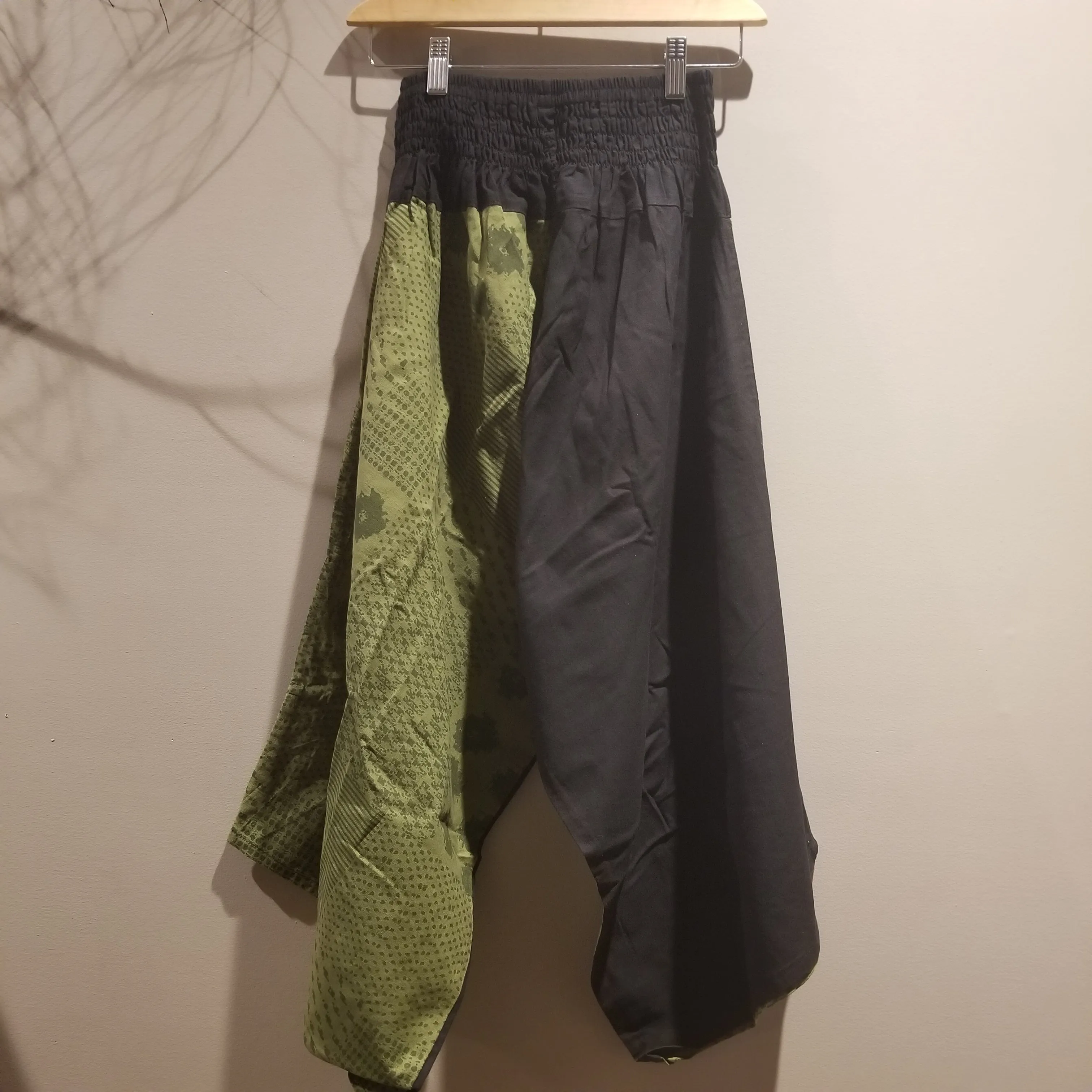 Green & Black Elastic Waist Samurai Pants