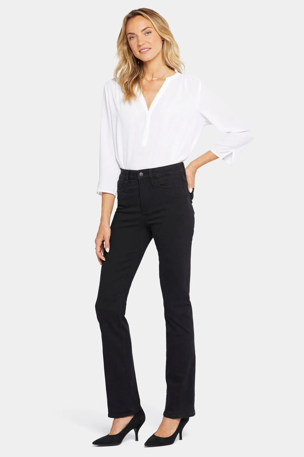 Le Silhouette Slim Bootcut Jeans In Petite - Stellar