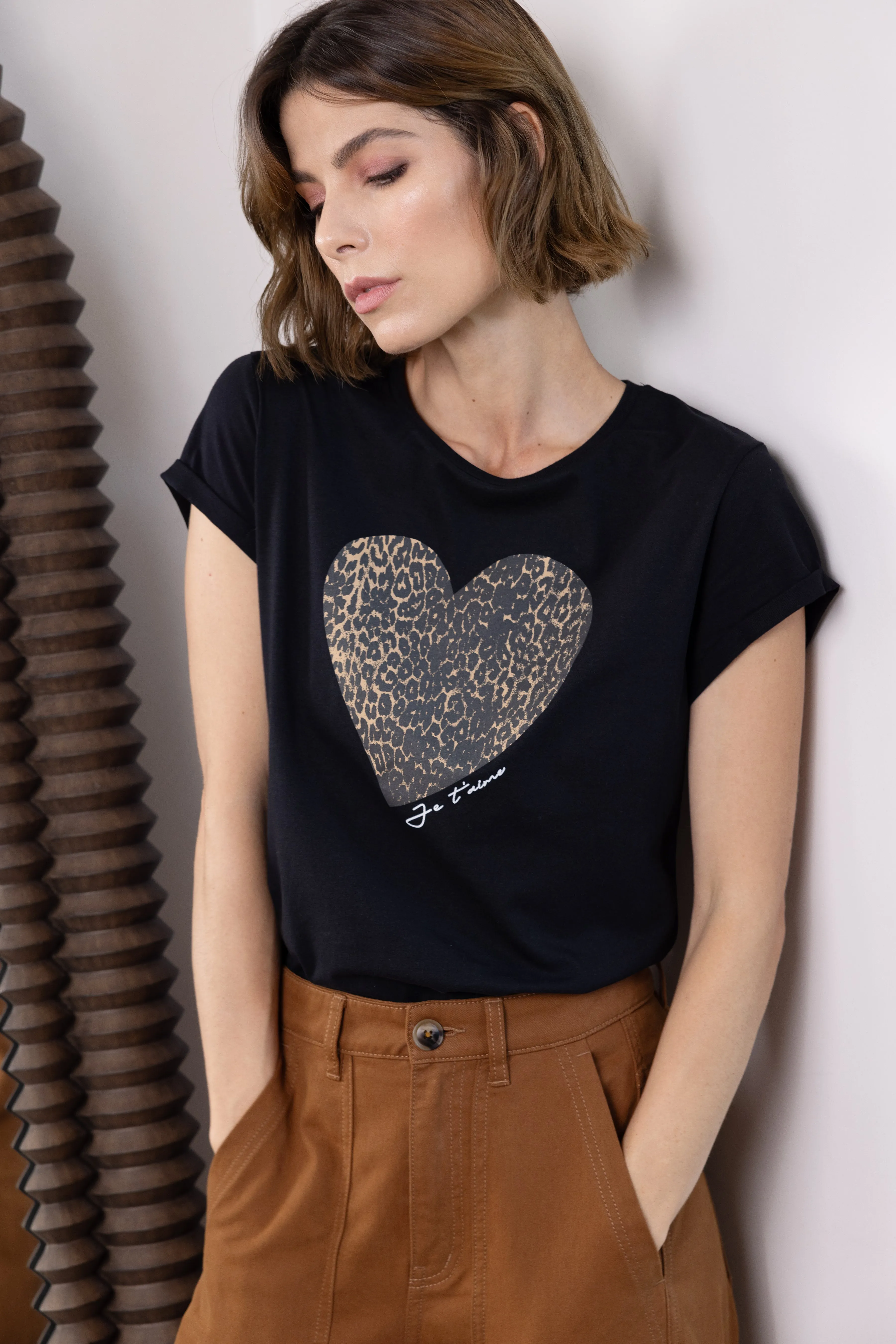 LEOPARD HEART NEAT-FIT T-SHIRT