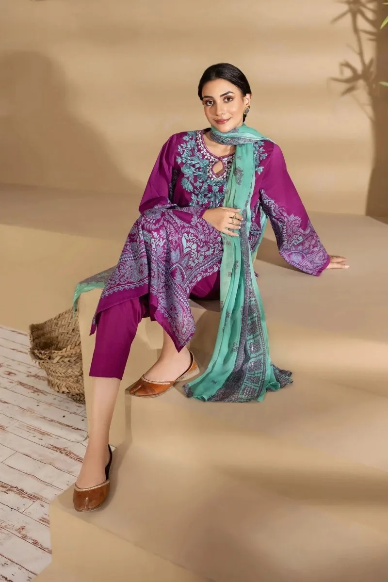 Limelight Embroidered Cambric Pakistani 3 Piece Suit LIM351