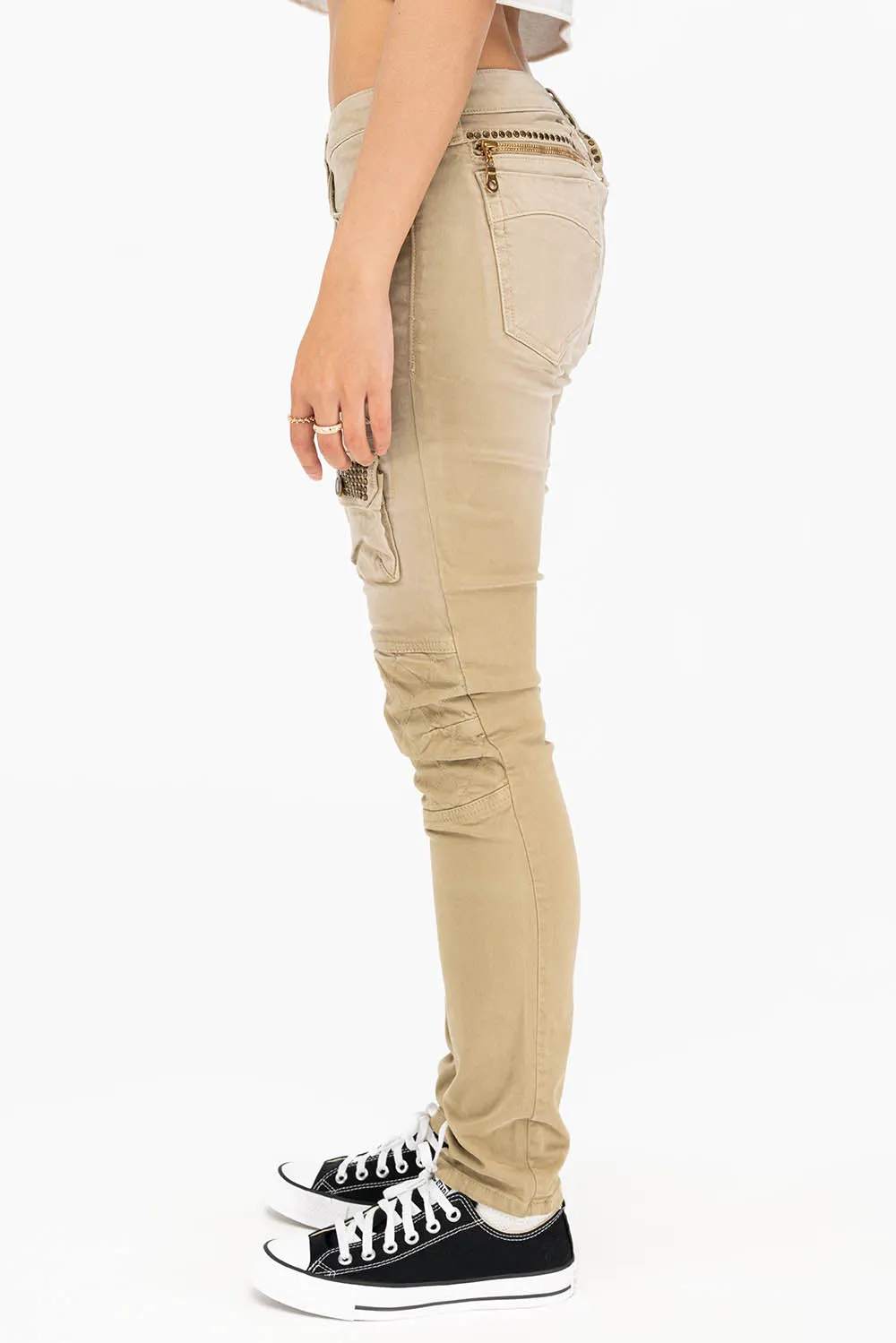 ROBIN'S MILITARY INSPIRED WOMENS SKINNY UTILITARIAN JEANS IN SULFUR SAND WASH WITH STUDS