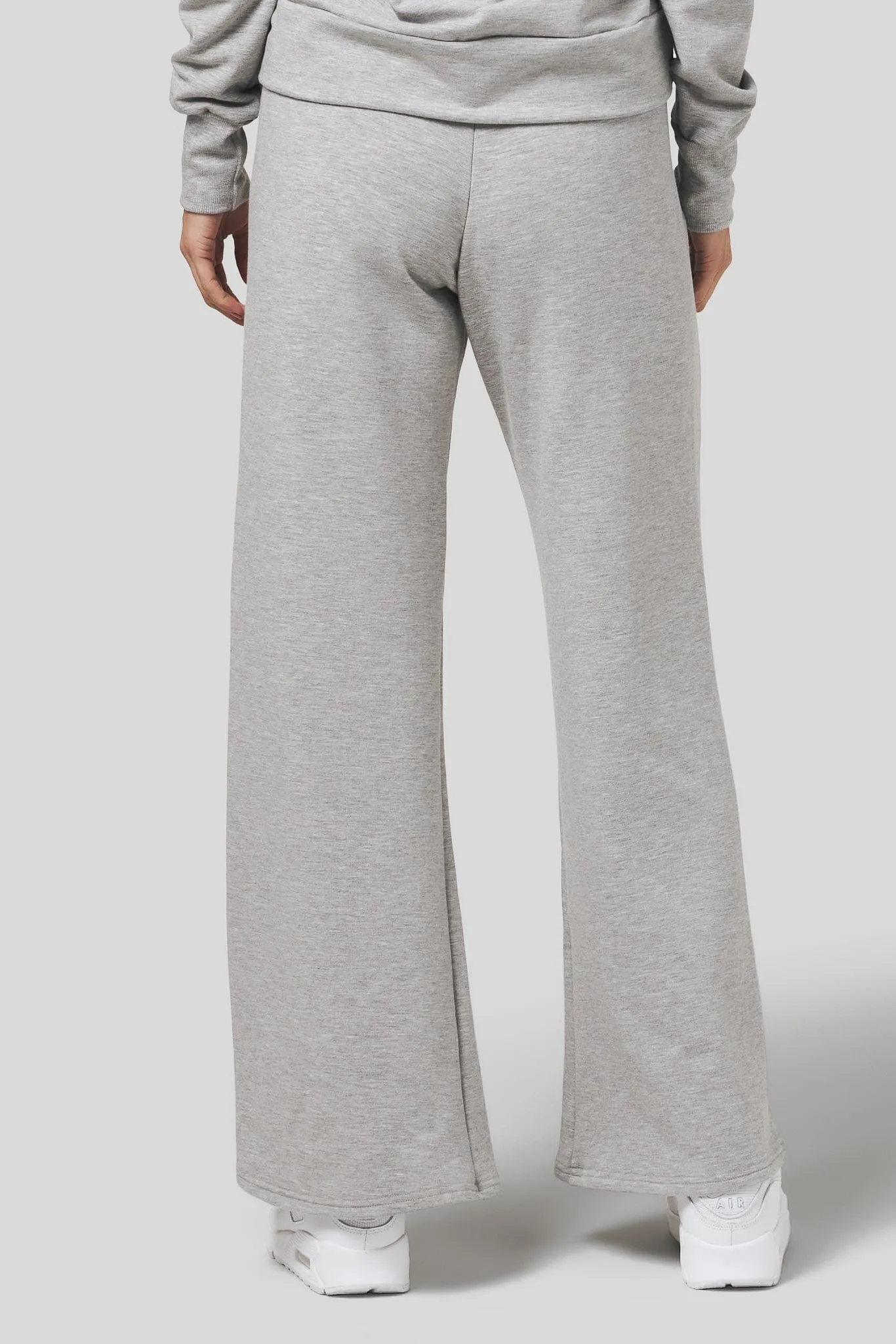 Wide Leg Sweatpant in Light Heather Grey